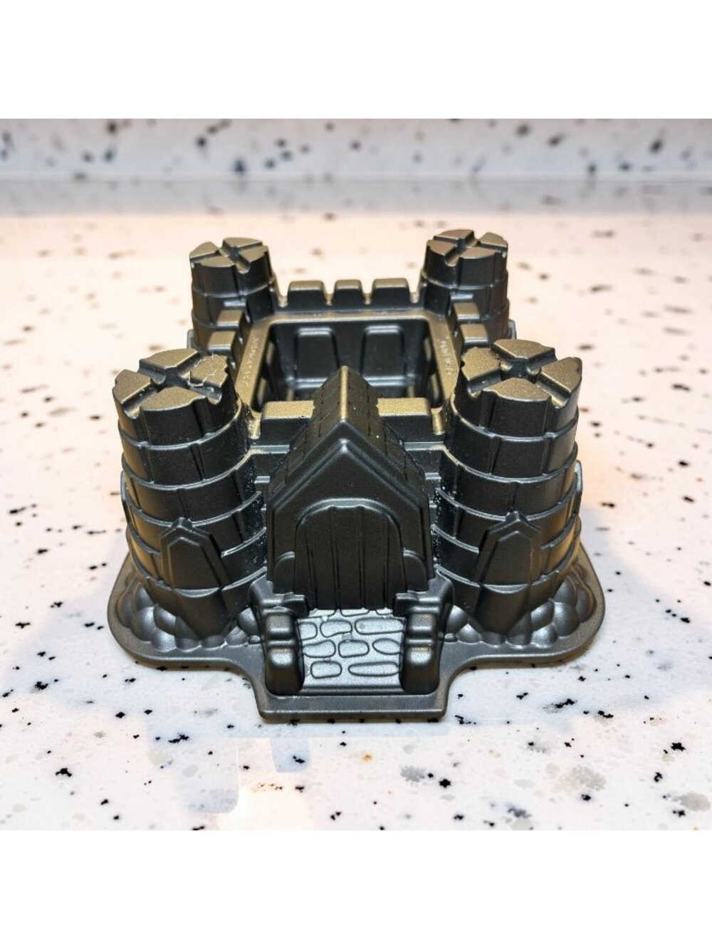 Nordic Ware Castle Bundt Pan Aluminum Baking Mold Heavy Duty